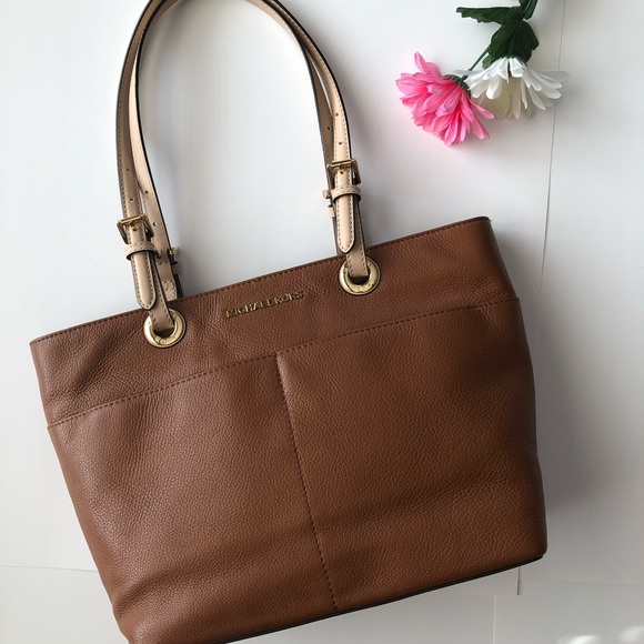 Michael Kors Handbags - Michael Kors Leather Shoulder Bag